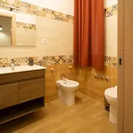 Da Mimmo Vacanze - Dimora Spaziosa In Centro & Free Parking Apartament