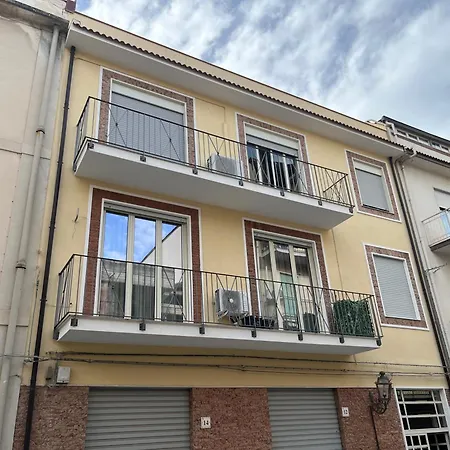 Da Mimmo Vacanze - Dimora Spaziosa In Centro & Free Parking * Barcellona-Pozzo di Gotto