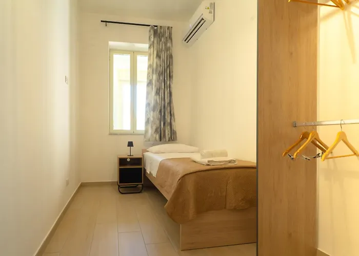 Da Mimmo Vacanze - Dimora Spaziosa In Centro & Free Parking Apartmán *