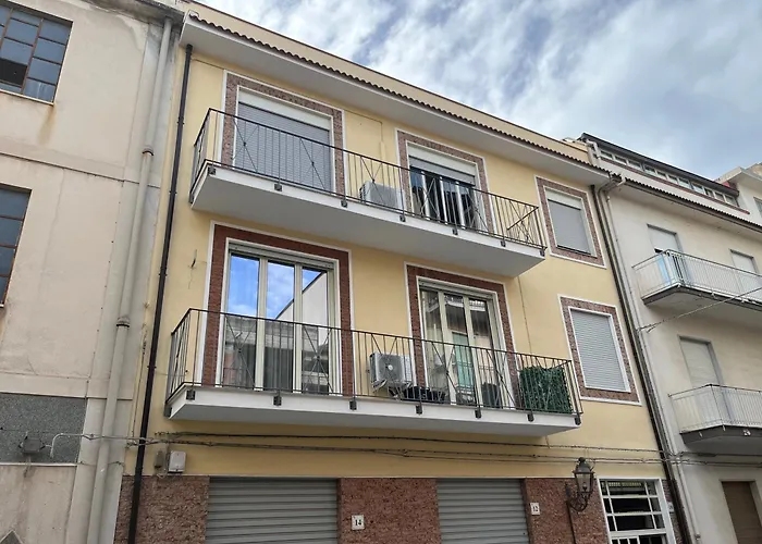 Da Mimmo Vacanze - Dimora Spaziosa In Centro & Free Parking * Barcellona-Pozzo di Gotto